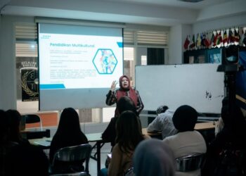 Guru Besar Sosiologi UPI Sampaikan Pentingnya Pendidikan Multikulturalisme pada Mahasiswa HI UMM