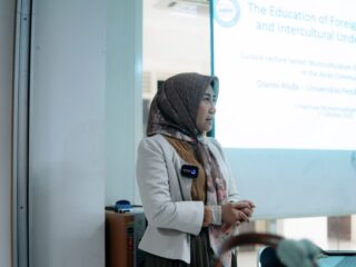 Serial Kuliah Eurasia 2025: Kupas Peran Vital Bahasa dalam Diplomasi dan Pemahaman Budaya di Kawasan Eurasia