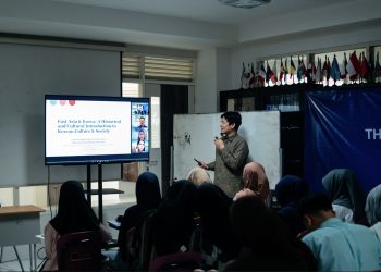 Dari “Barbar Timur” ke “Little China”: Prof. Changzoo Song Bedah Trajektori Panjang Identitas Korea di Kelas HI UMM